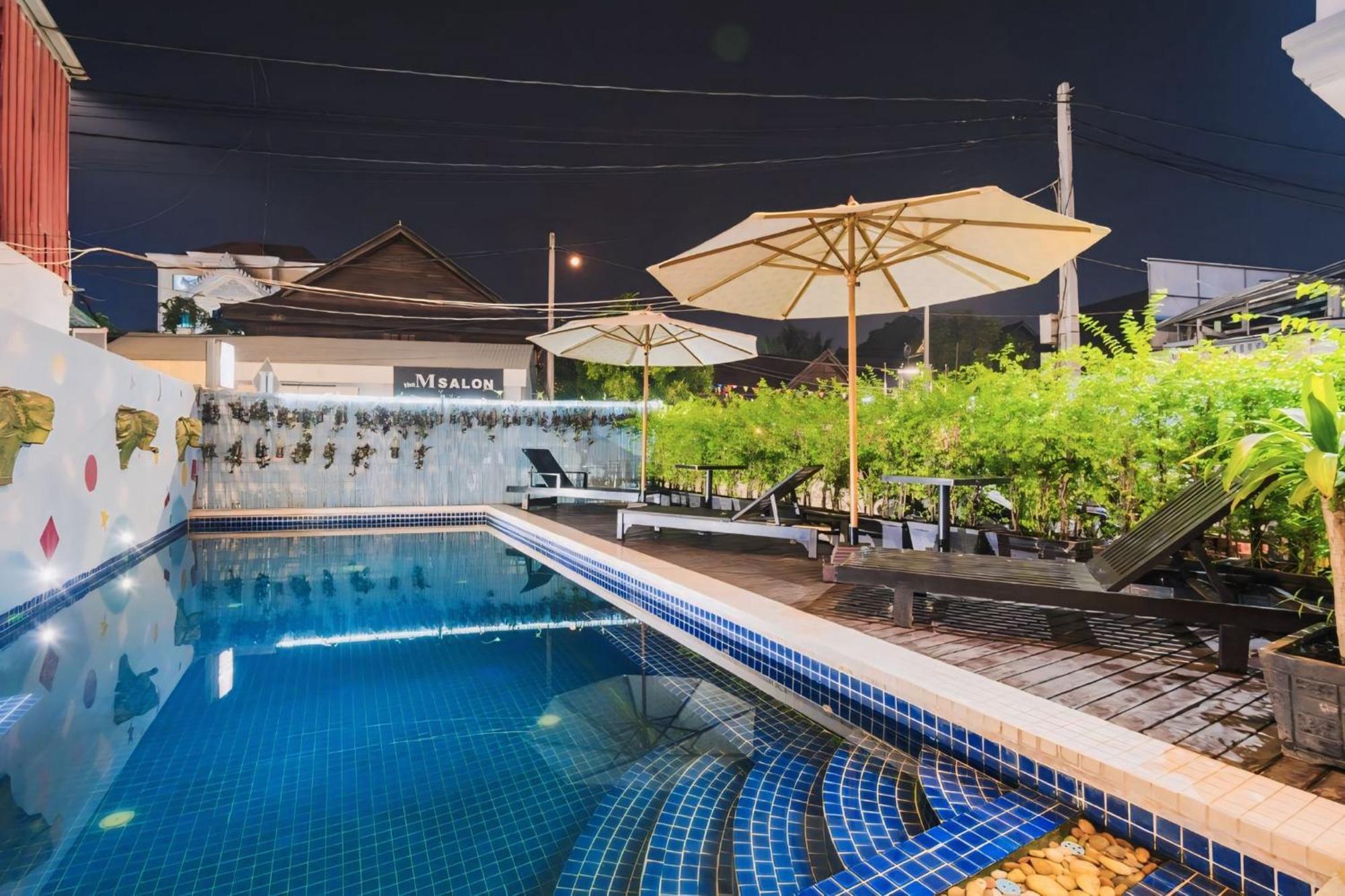 Vplus Hotel Siem Reap Exteriör bild