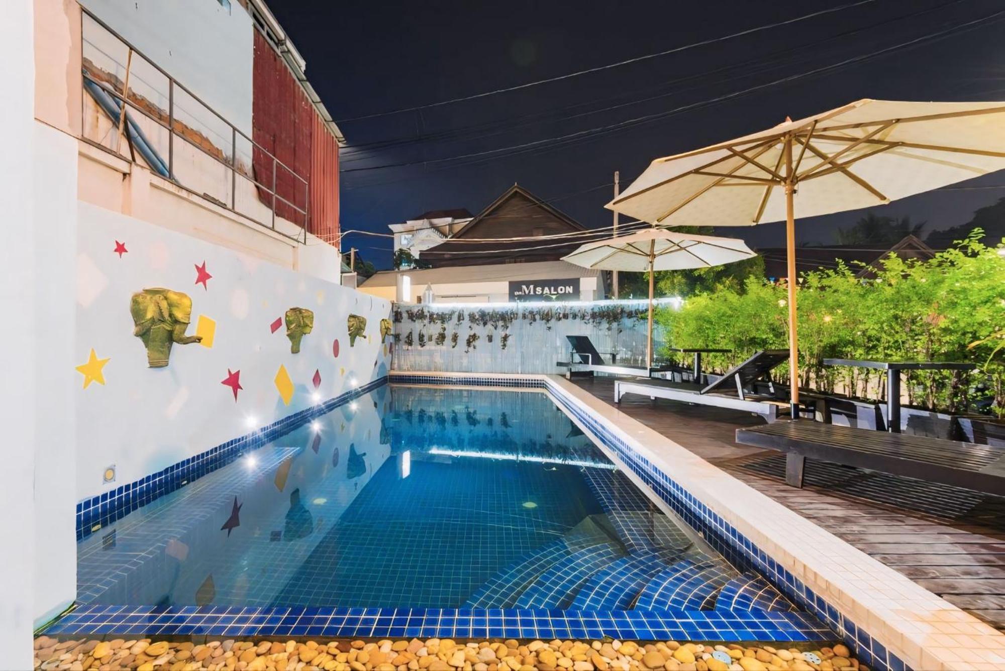 Vplus Hotel Siem Reap Exteriör bild