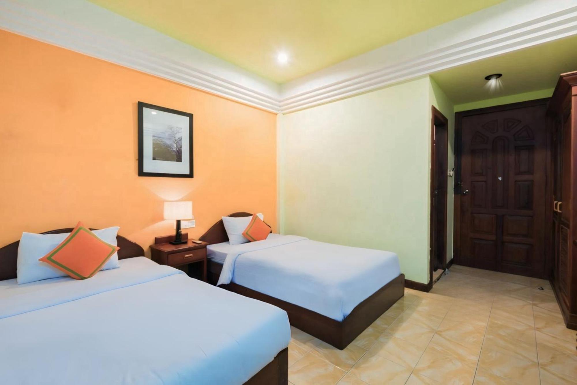 Vplus Hotel Siem Reap Exteriör bild