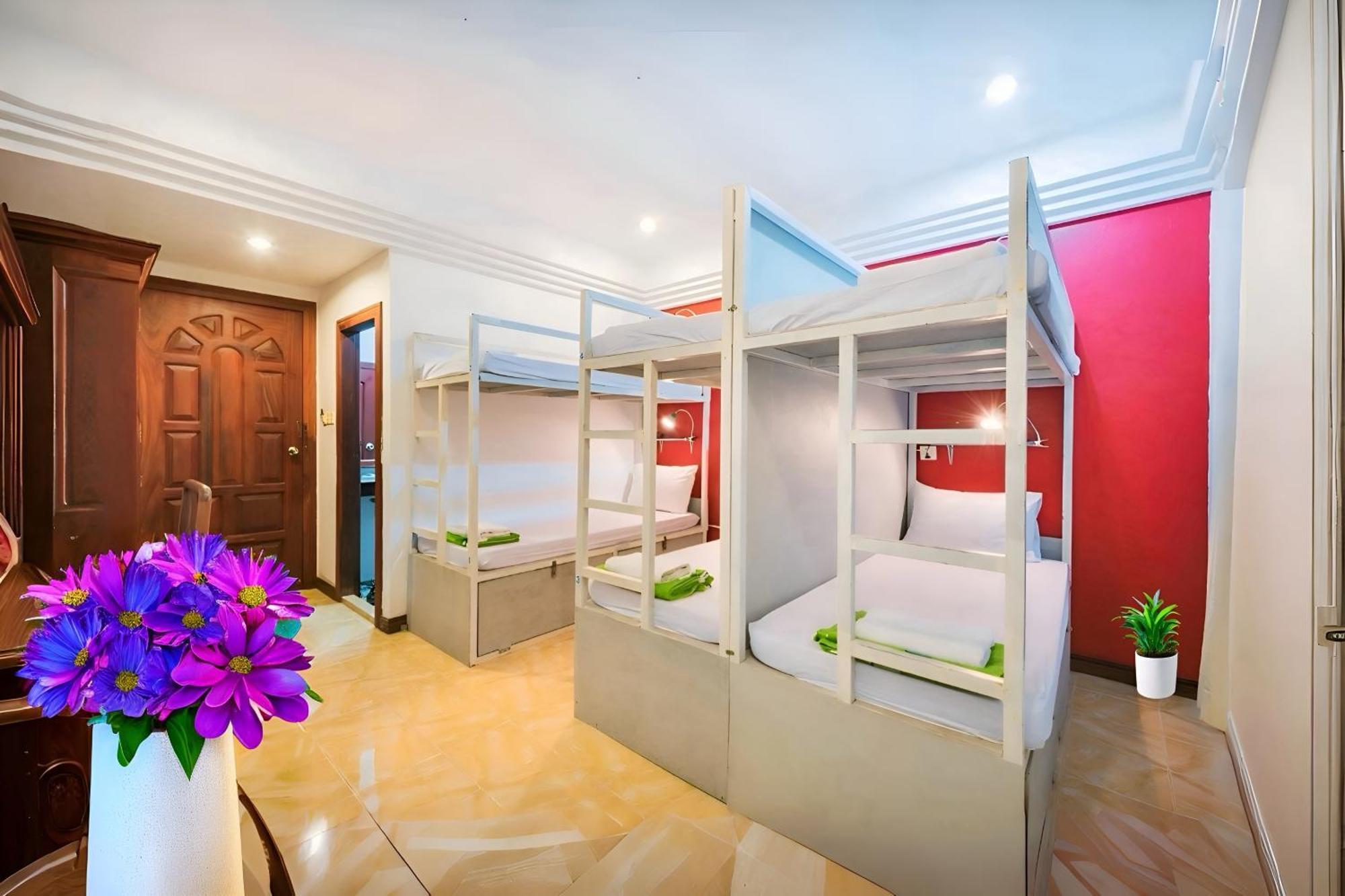 Vplus Hotel Siem Reap Exteriör bild