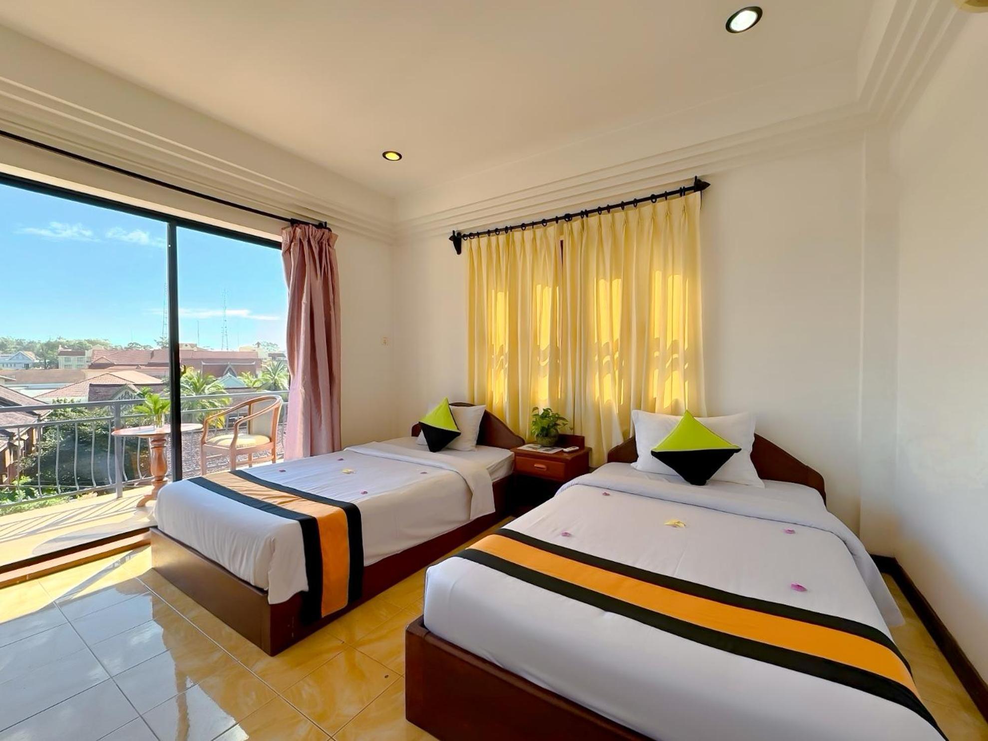 Vplus Hotel Siem Reap Exteriör bild
