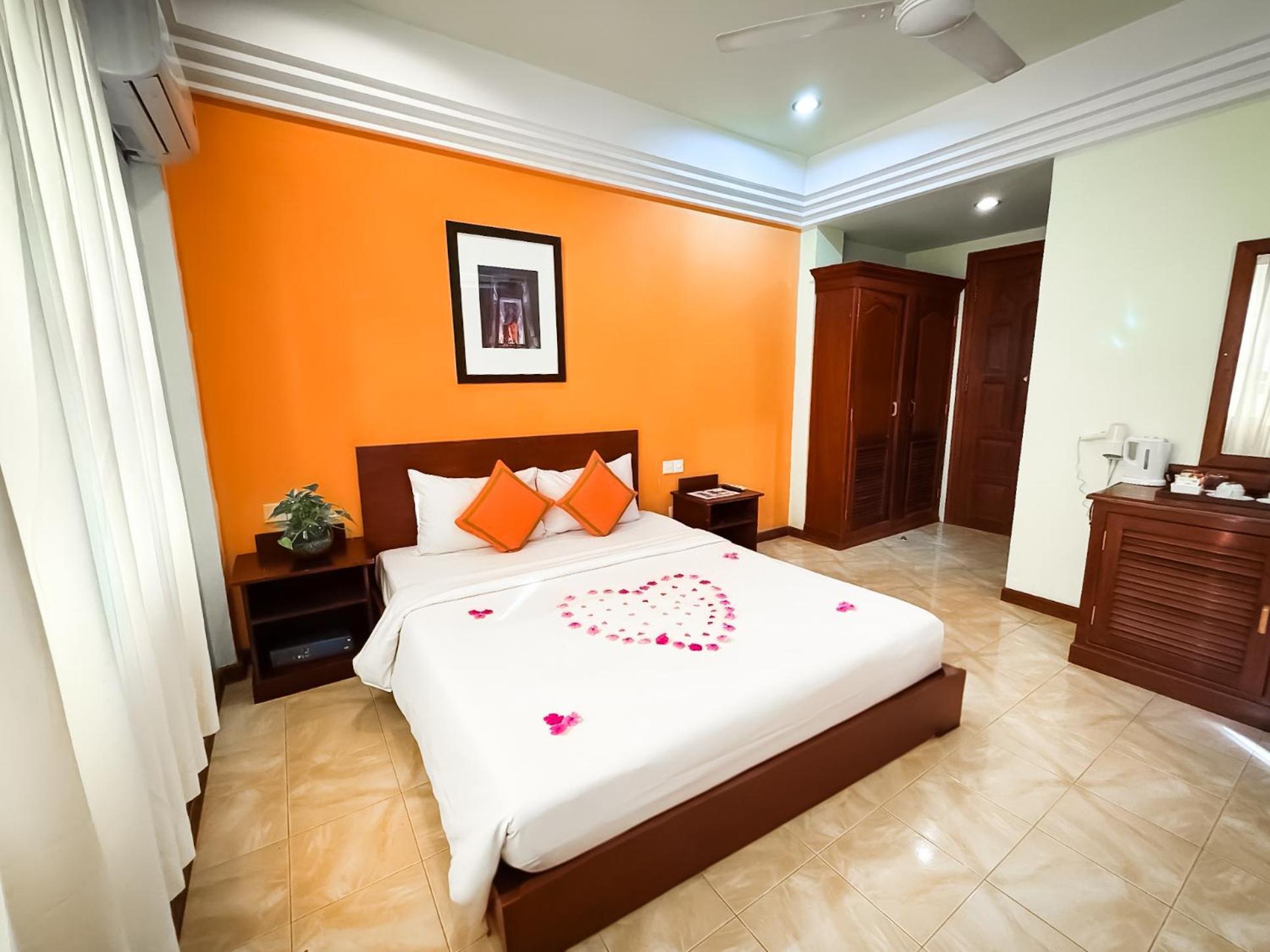 Vplus Hotel Siem Reap Exteriör bild
