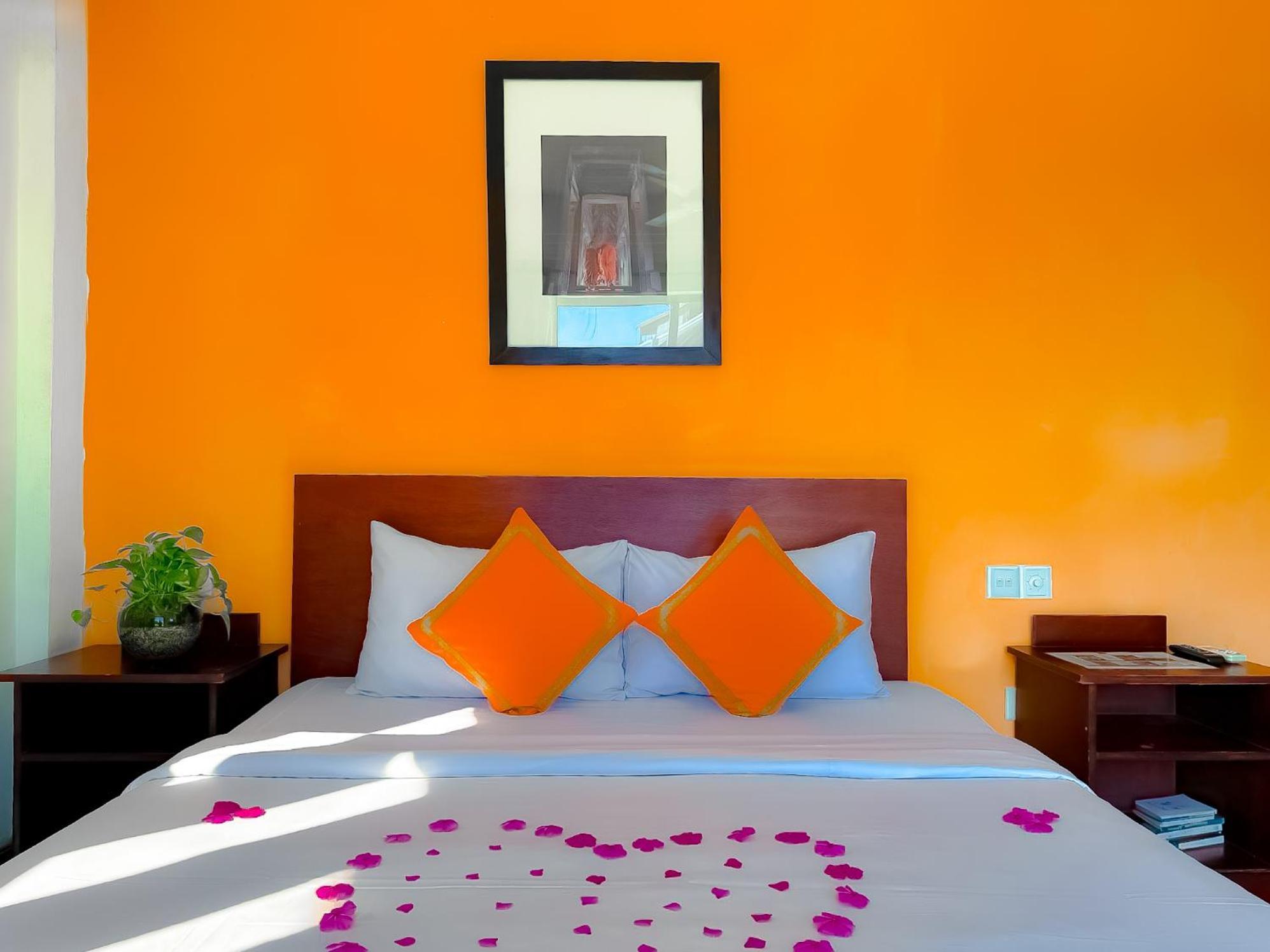 Vplus Hotel Siem Reap Exteriör bild