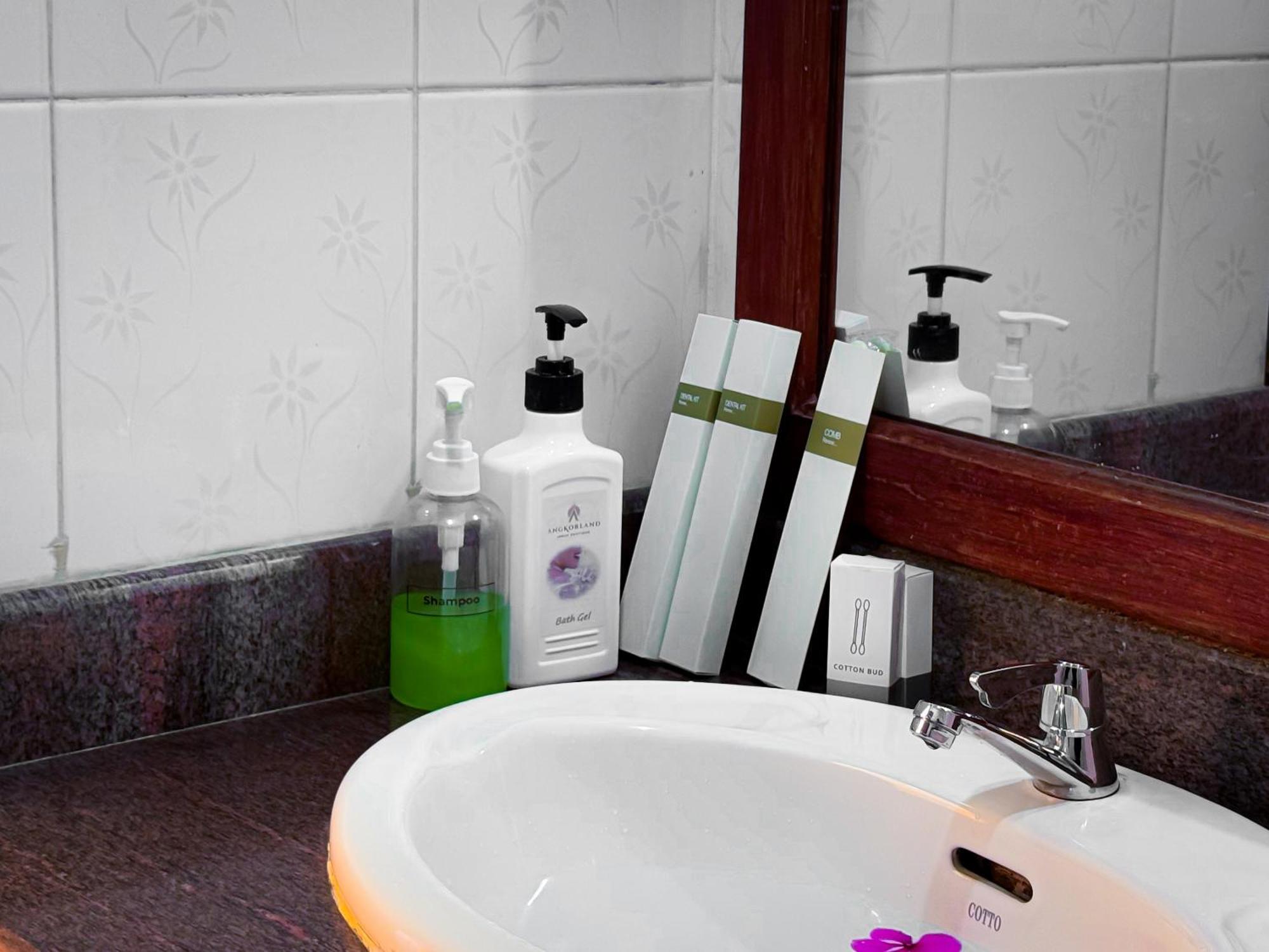 Vplus Hotel Siem Reap Exteriör bild